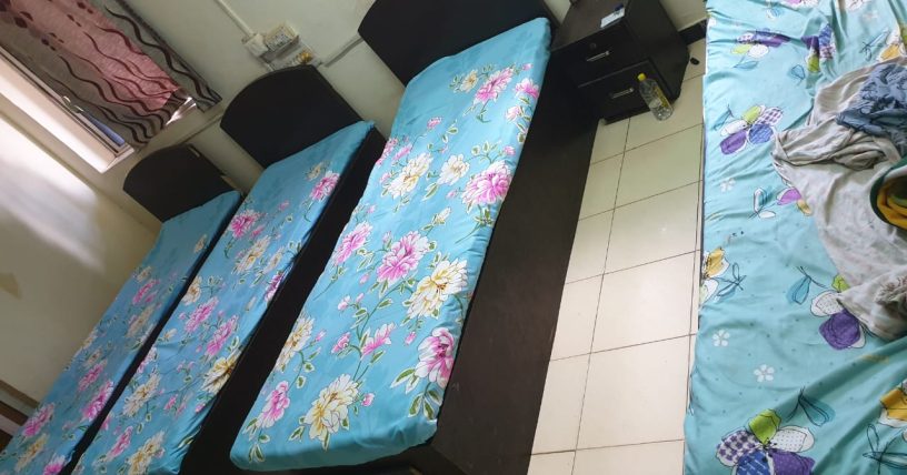 pg in navrangpura for boys