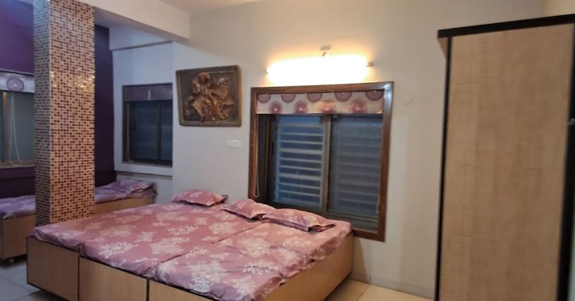 Best Single Room PG in Navrangpura Ahmedabad for Boys